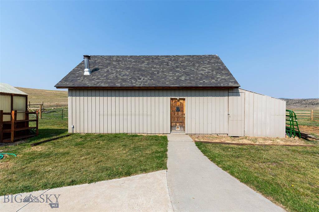 127 Old Ranch Road, Livingston, MT 59047