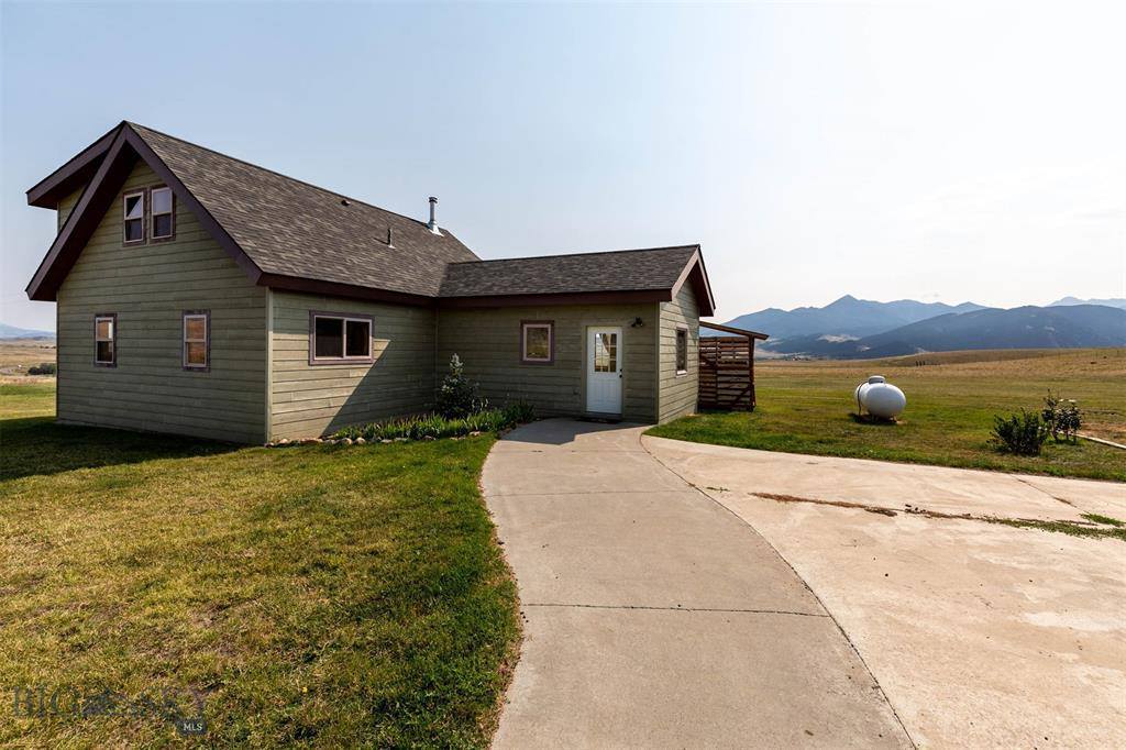 127 Old Ranch Road, Livingston, MT 59047