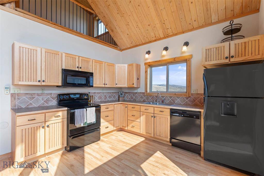 127 Old Ranch Road, Livingston, MT 59047