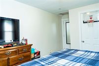 72 Woodrow St, Springfield, MA 01119