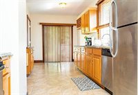 72 Woodrow St, Springfield, MA 01119