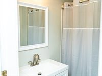 72 Woodrow St, Springfield, MA 01119