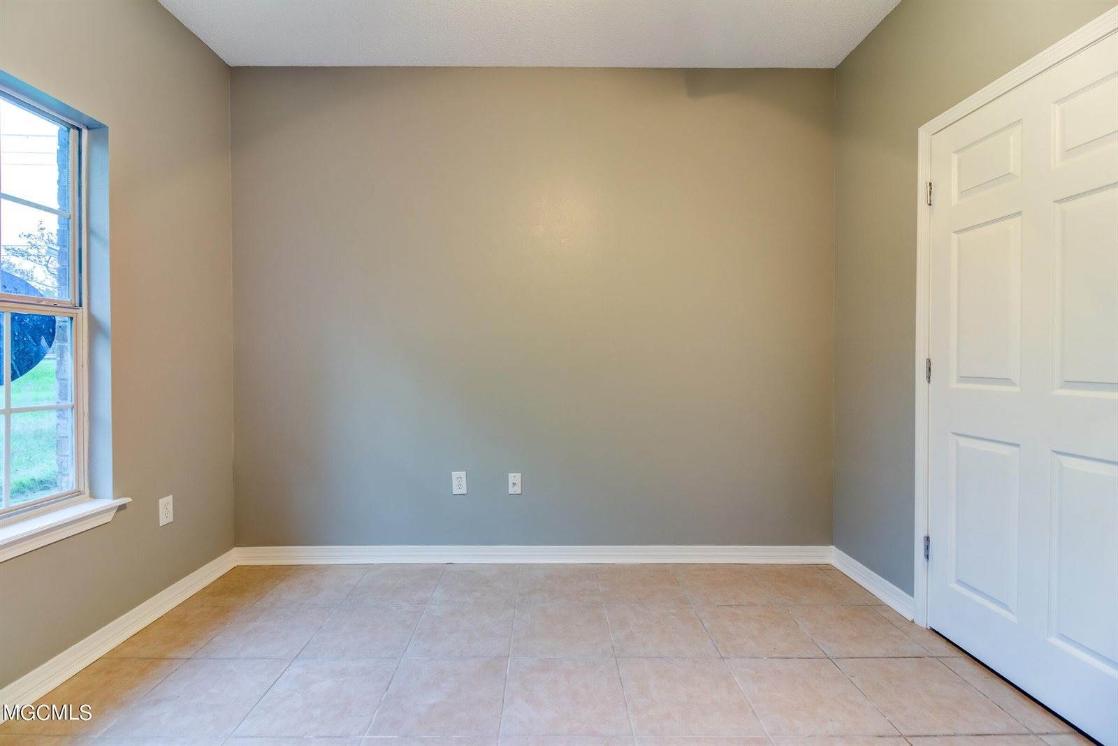 24130 Hwy 603, Kiln, MS 39556