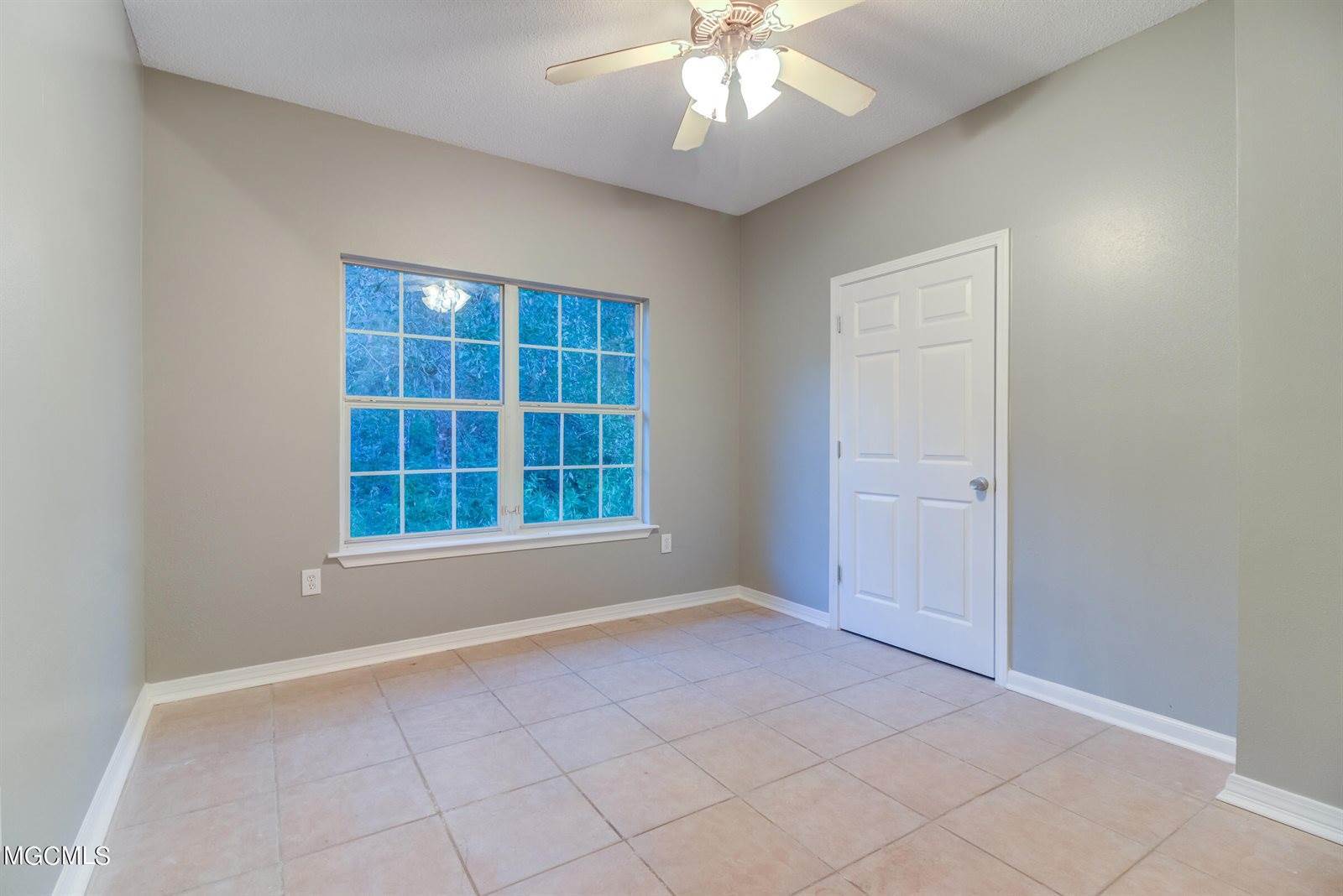 24130 Hwy 603, Kiln, MS 39556