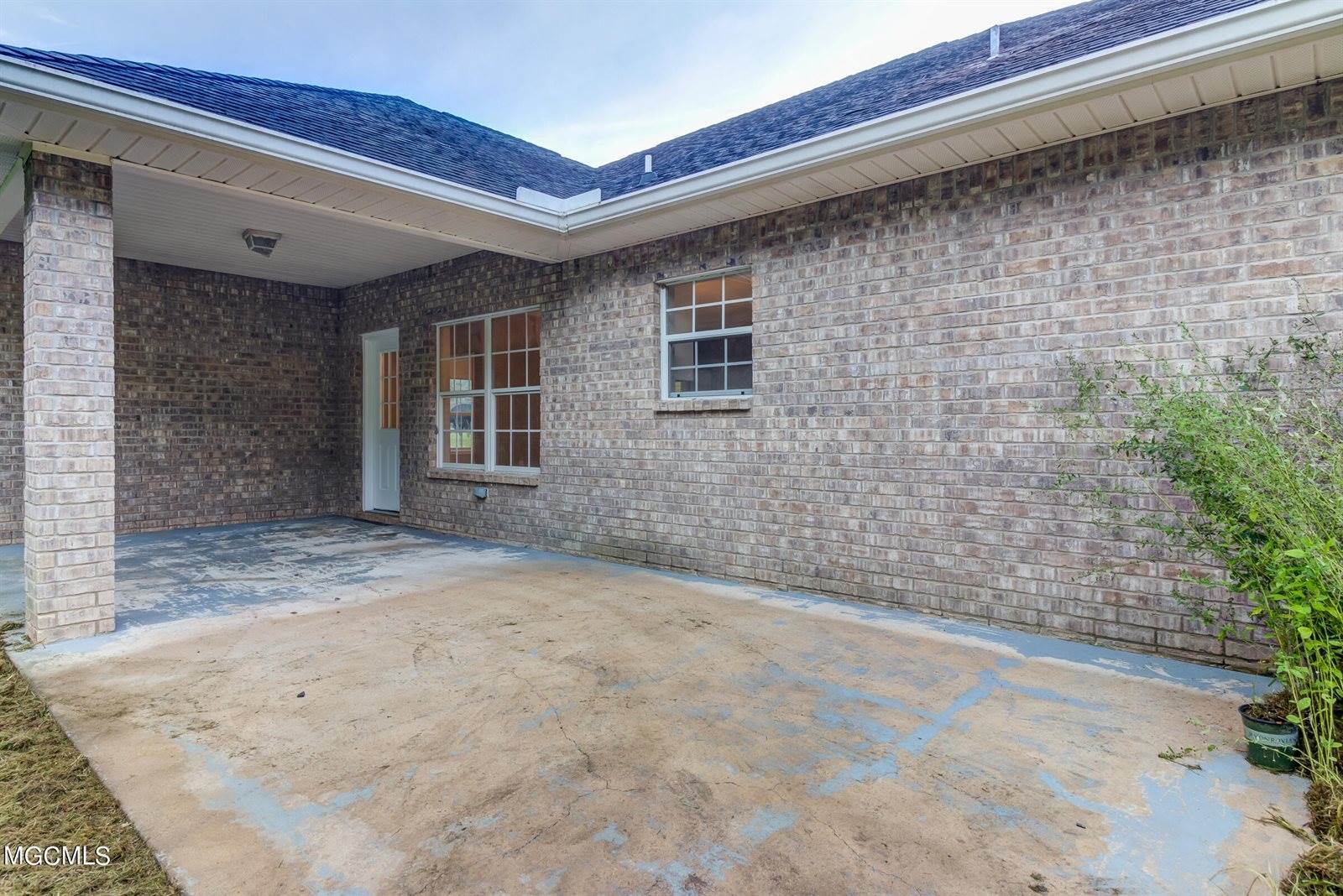 24130 Hwy 603, Kiln, MS 39556