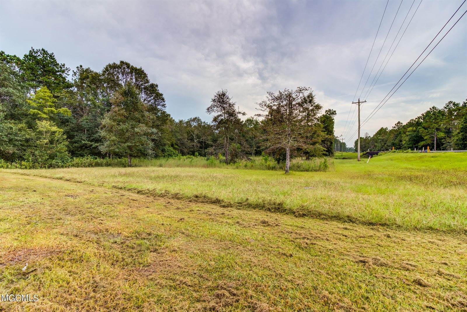 24130 Hwy 603, Kiln, MS 39556