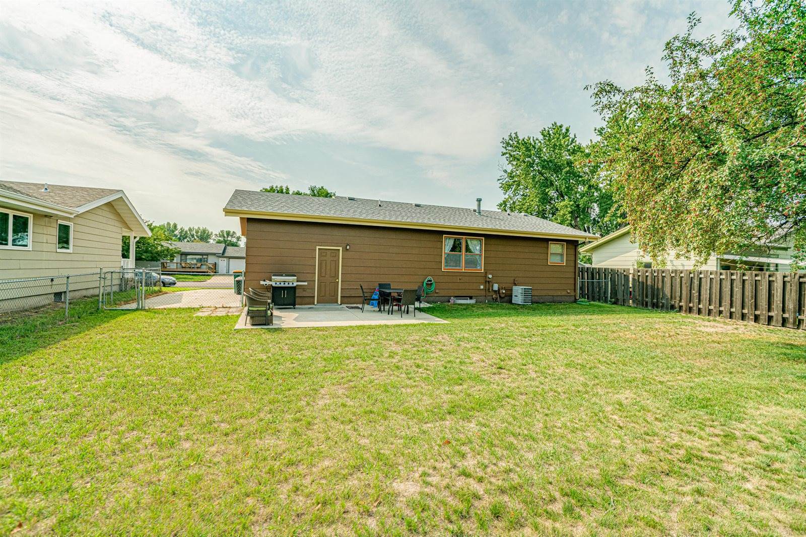 608 Denver Avenue East, Bismarck, ND 58504