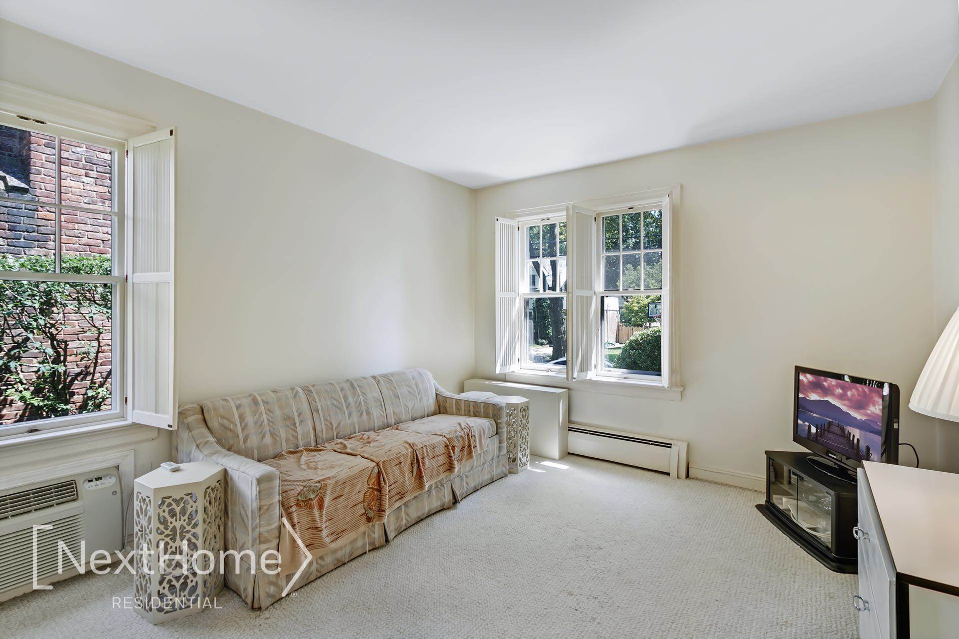 12 Russell Street, Lynbrook, NY 11563