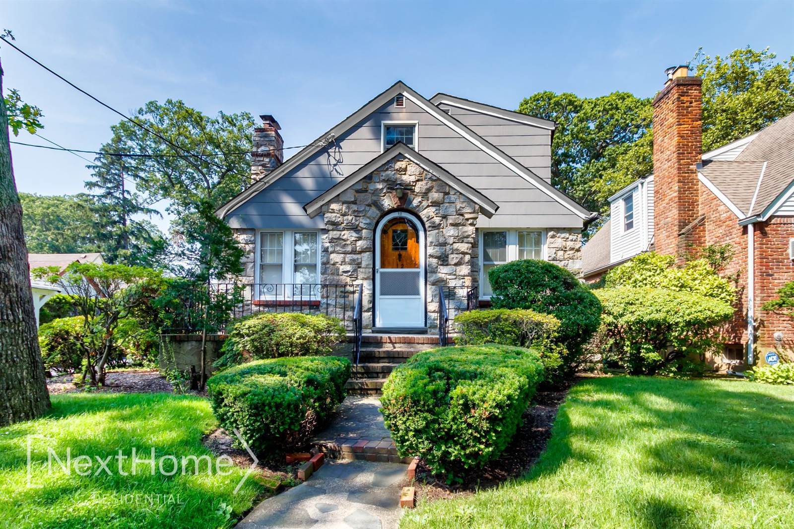 12 Russell Street, Lynbrook, NY 11563