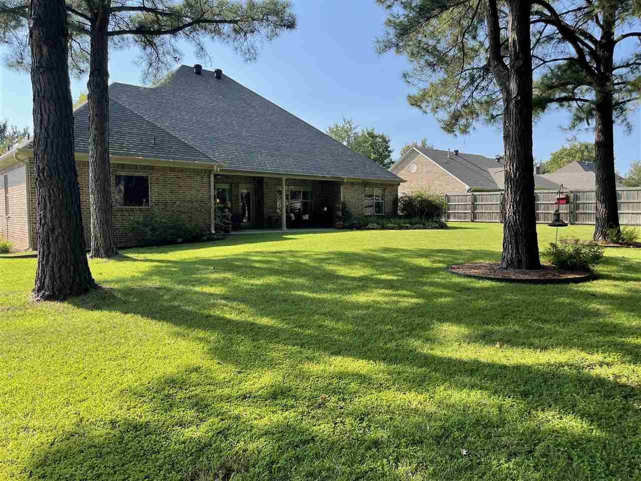 5804 Whitney Ln, Texarkana, TX 75503