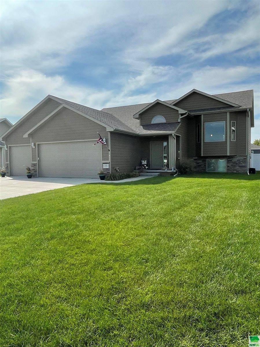 193 N Churchill Circle, No. Sioux City, SD 57490