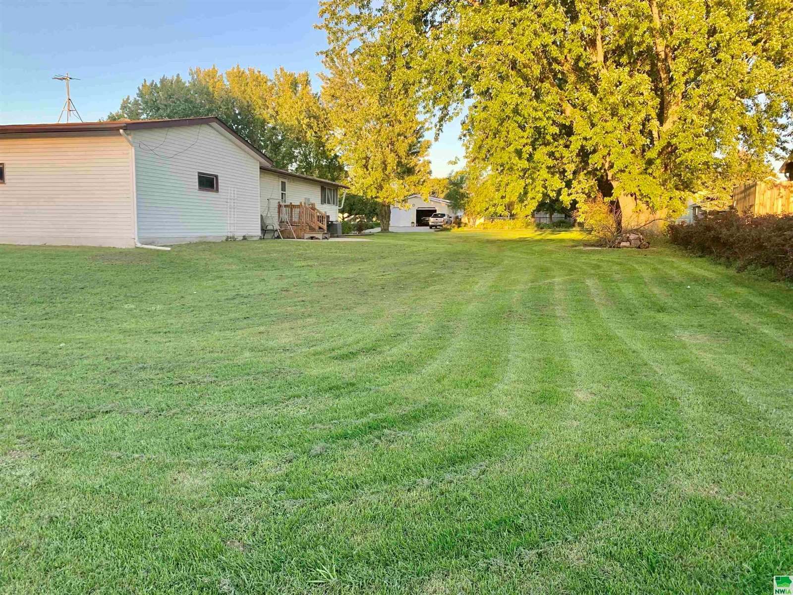 1305 W Main St, Beresford, SD 57004