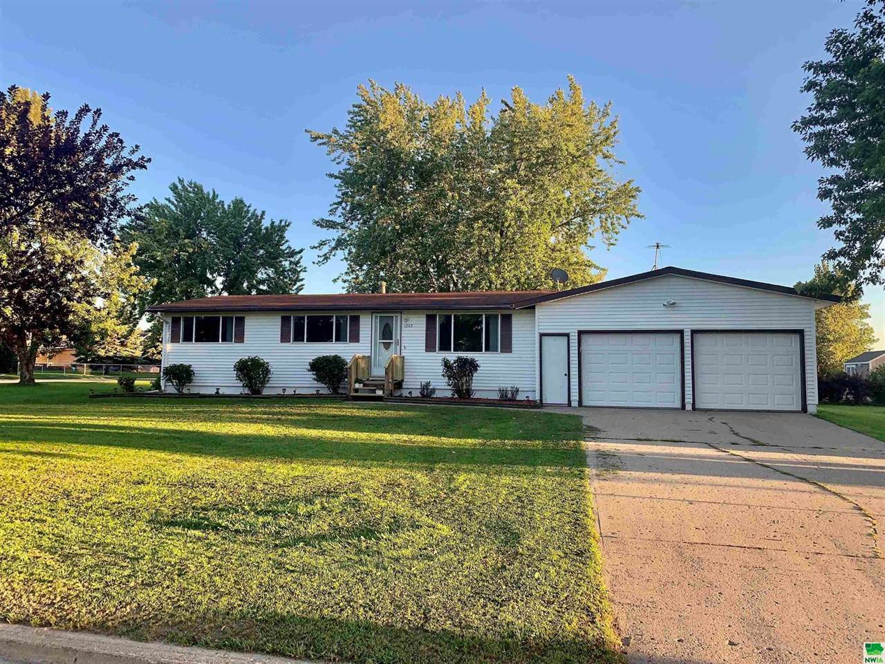 1305 W Main St, Beresford, SD 57004