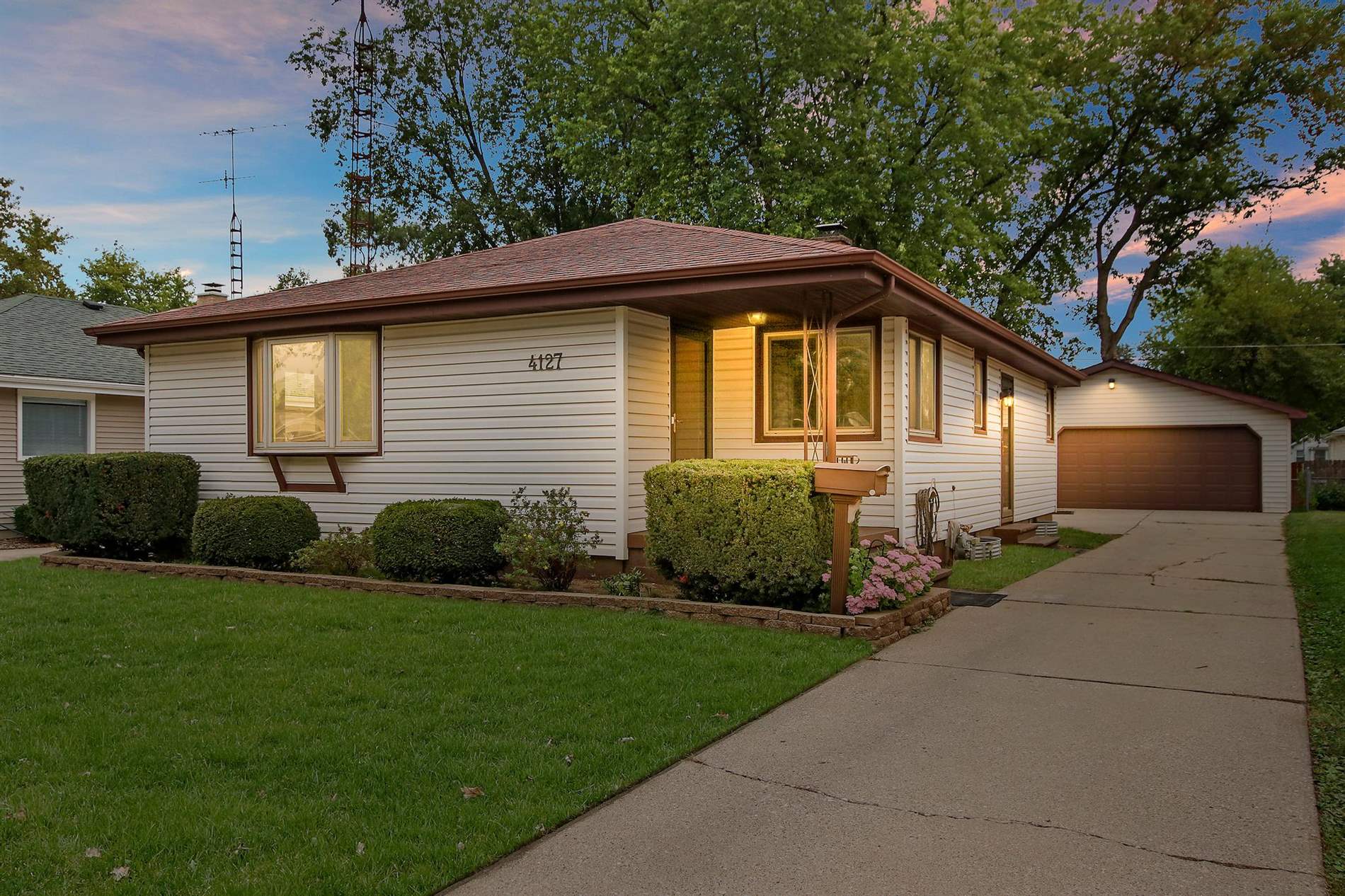 4127 32nd Ave, Kenosha, WI 53144