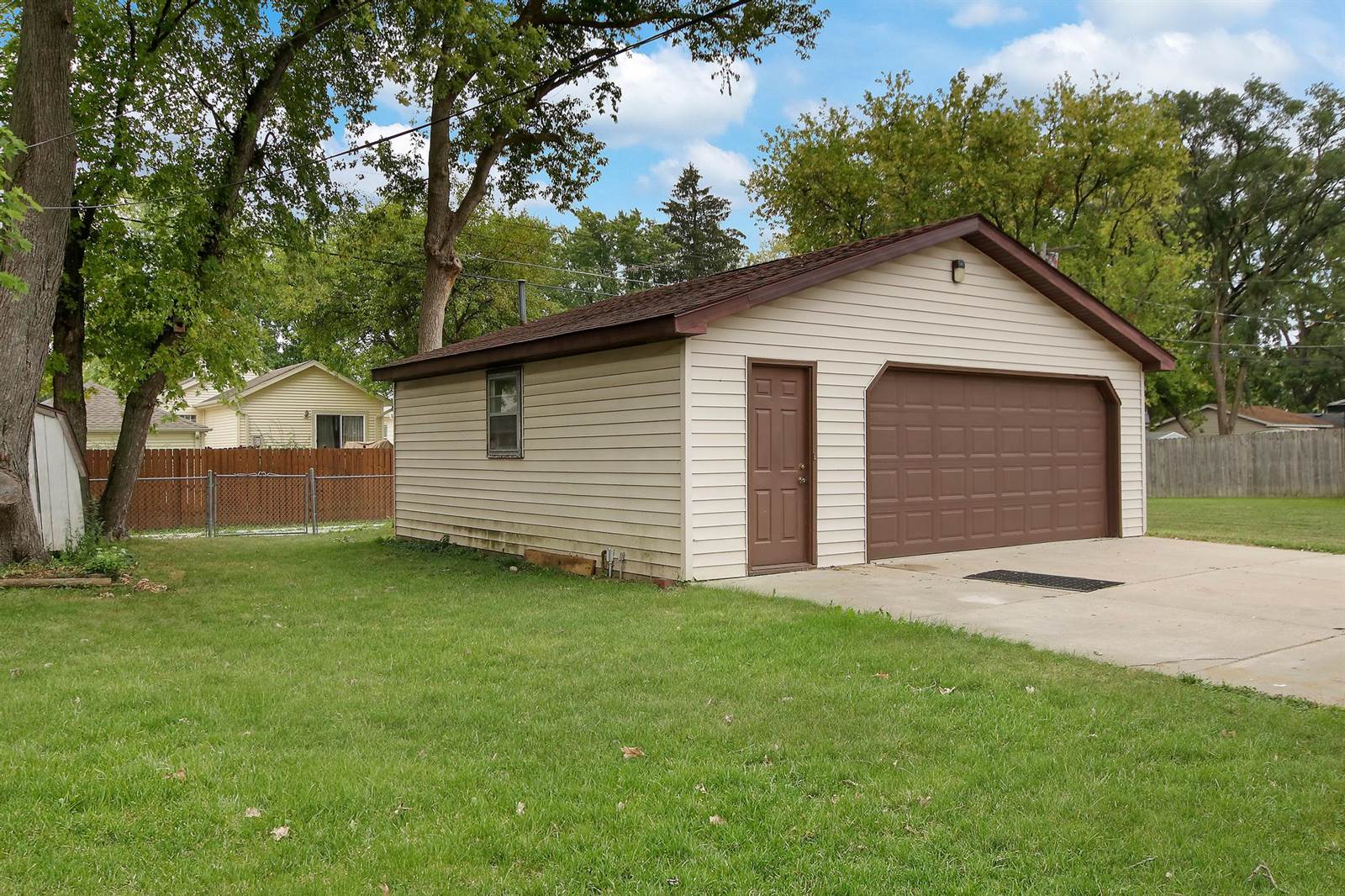 4127 32nd Ave, Kenosha, WI 53144