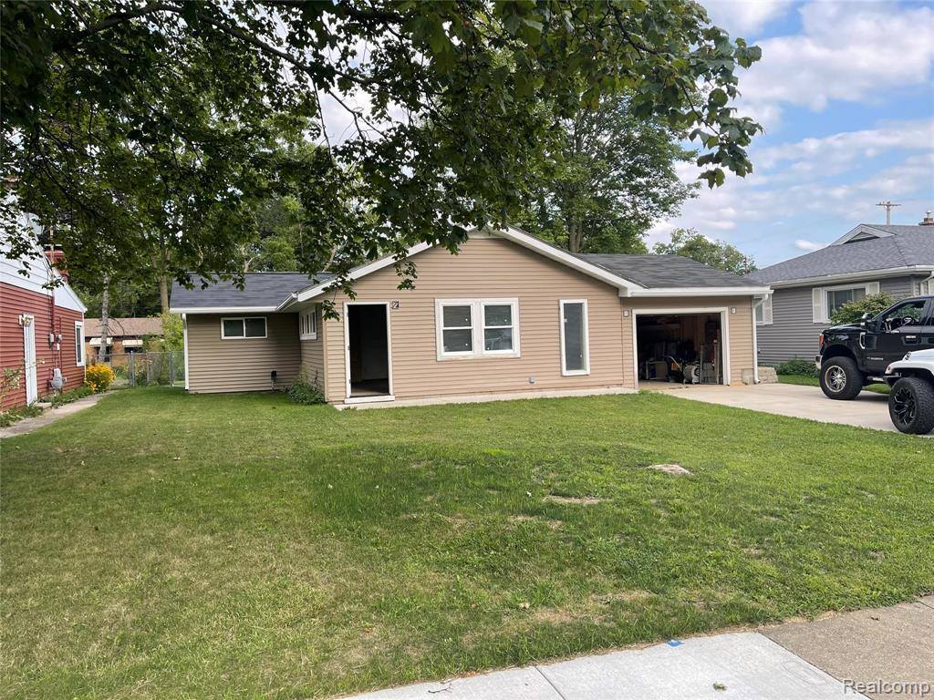 3126 Andrew Avenue, Lansing, MI 48906