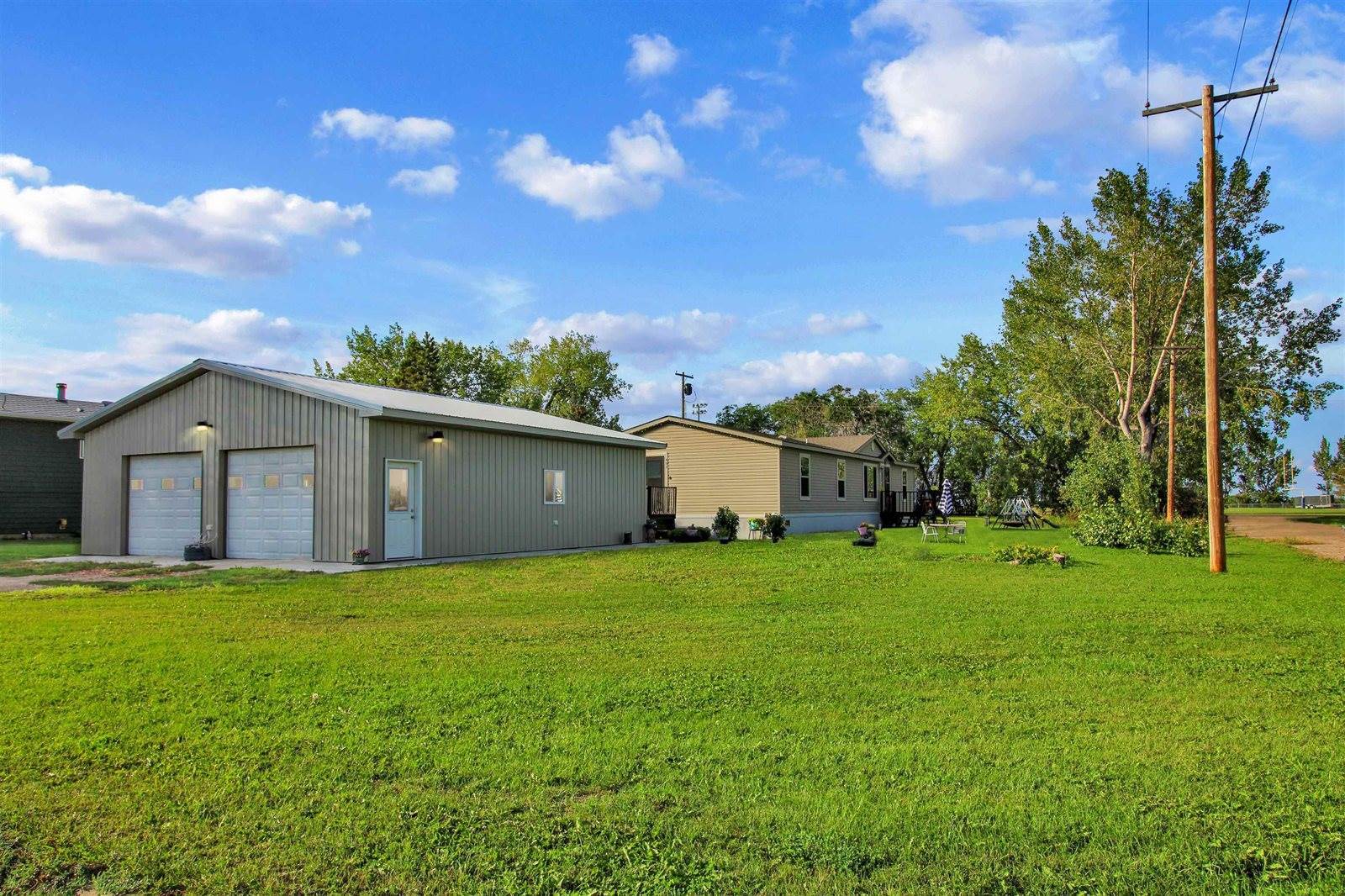 402 NW 5th Street, Mohall, ND 58761