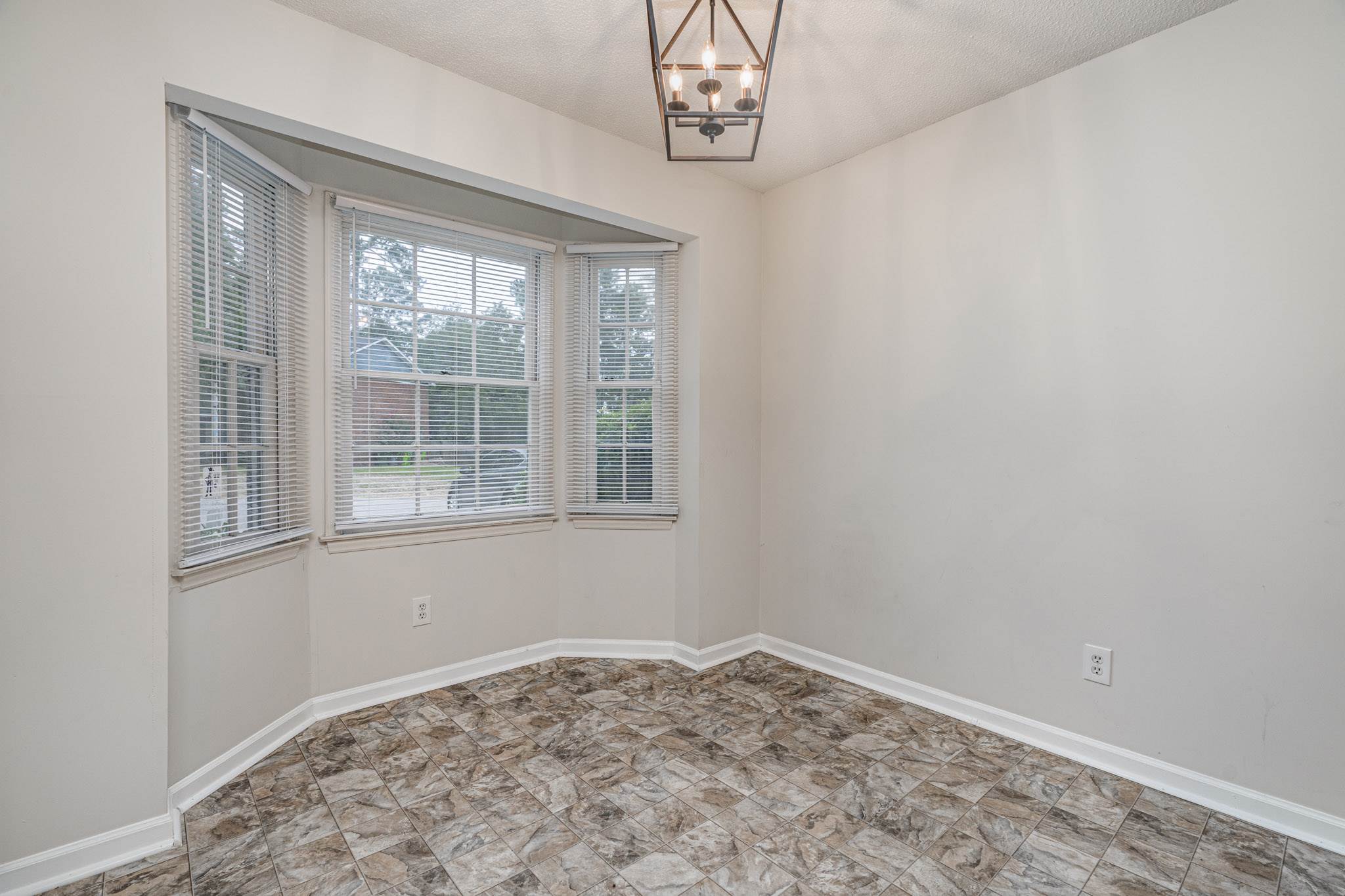 137 Manorwood, Columbia, SC 29212