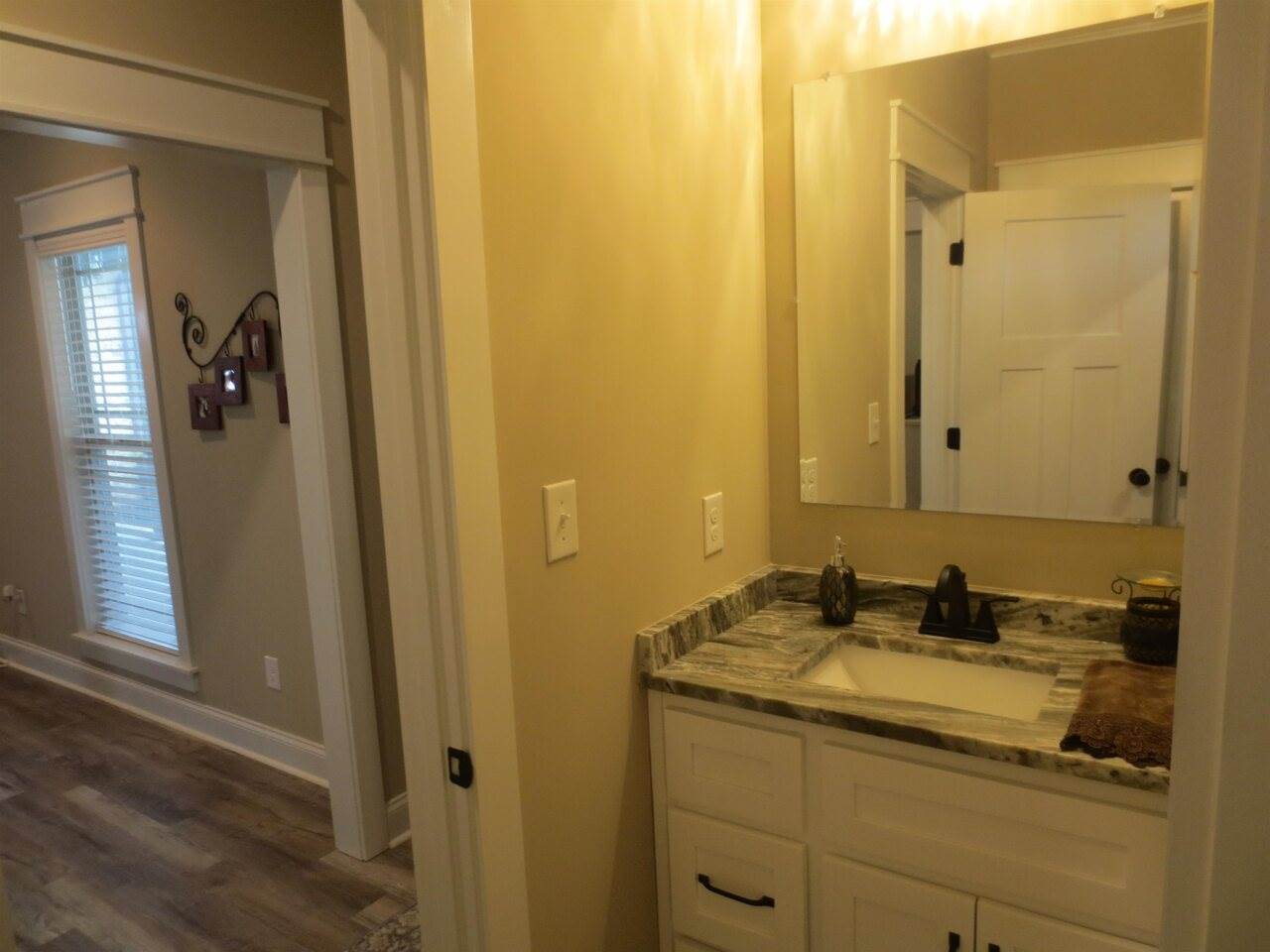 265 Elsa, Byron, GA 31008