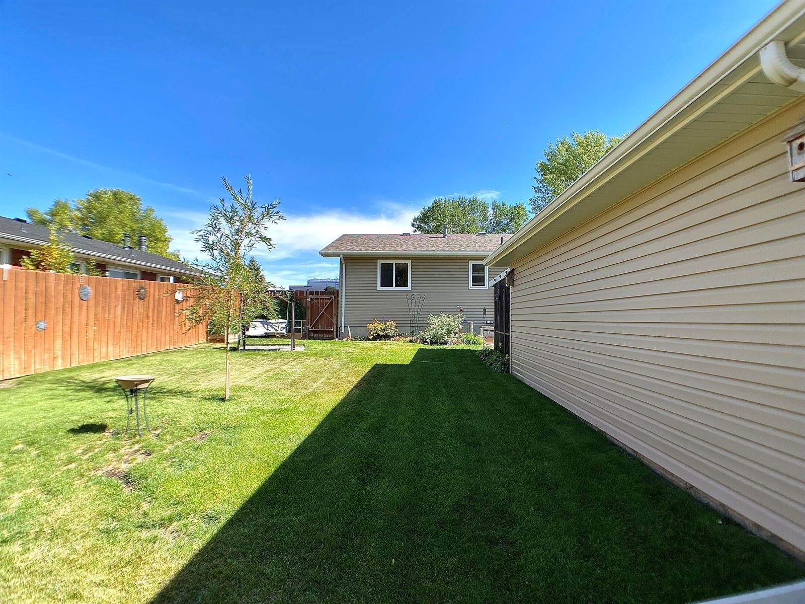 2313 8th Ave East, Williston, ND 58801