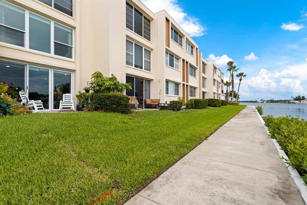 7465 Bay Island Drive South, #114, South Pasadena, FL 33707