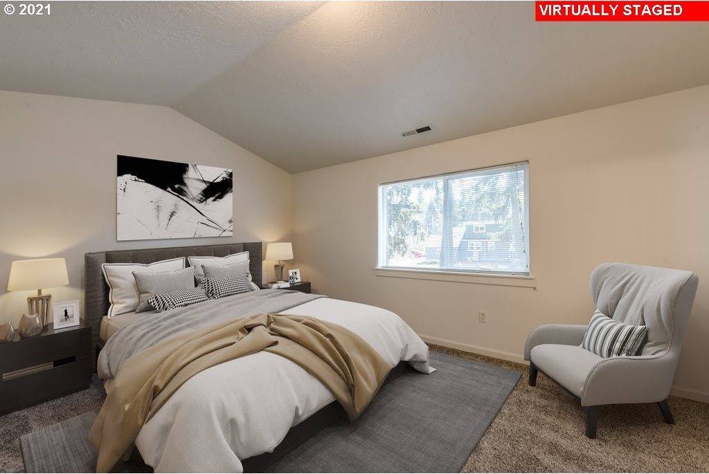 20052 NE Hoyt St, Portland, OR 97230