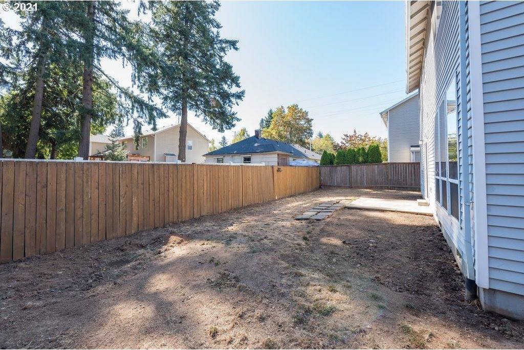 20052 NE Hoyt St, Portland, OR 97230