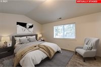 20052 NE Hoyt St, Portland, OR 97230