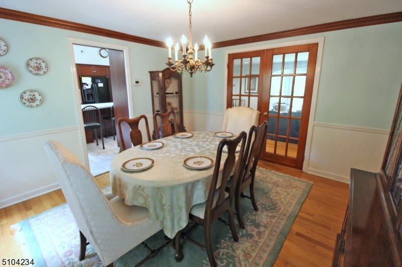 111 Washington Dr, Watchung, NJ 07069