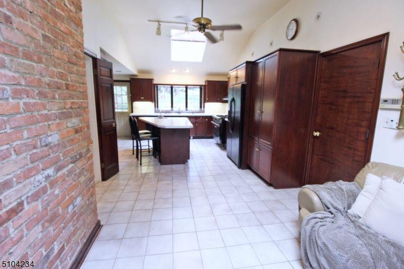 111 Washington Dr, Watchung, NJ 07069