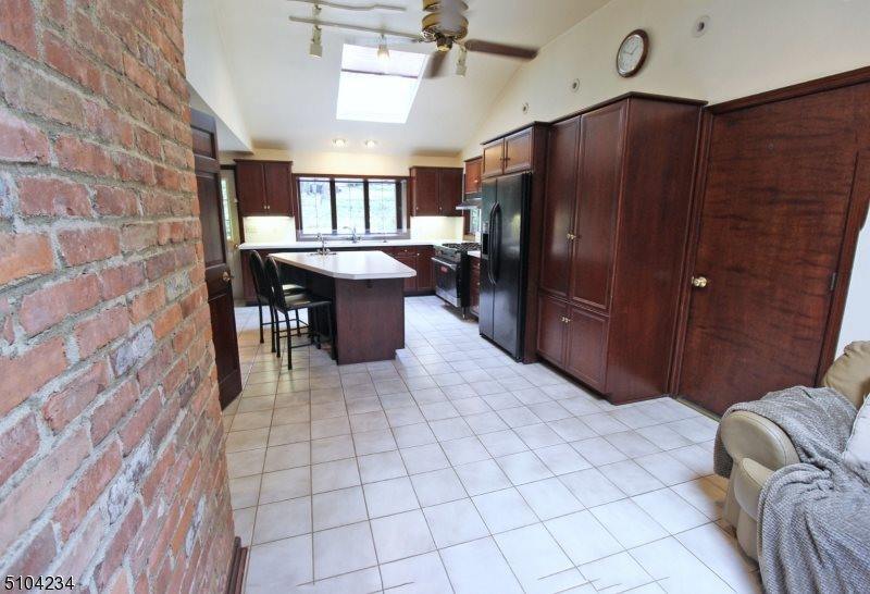 111 Washington Dr, Watchung, NJ 07069