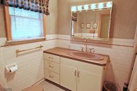 111 Washington Dr, Watchung, NJ 07069