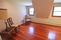 111 Washington Dr, Watchung, NJ 07069