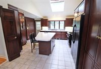 111 Washington Dr, Watchung, NJ 07069