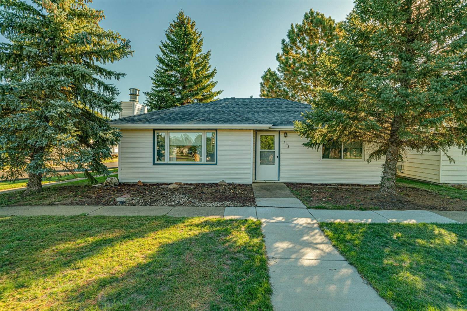 302 C Street South, Glen Ullin, ND 58631