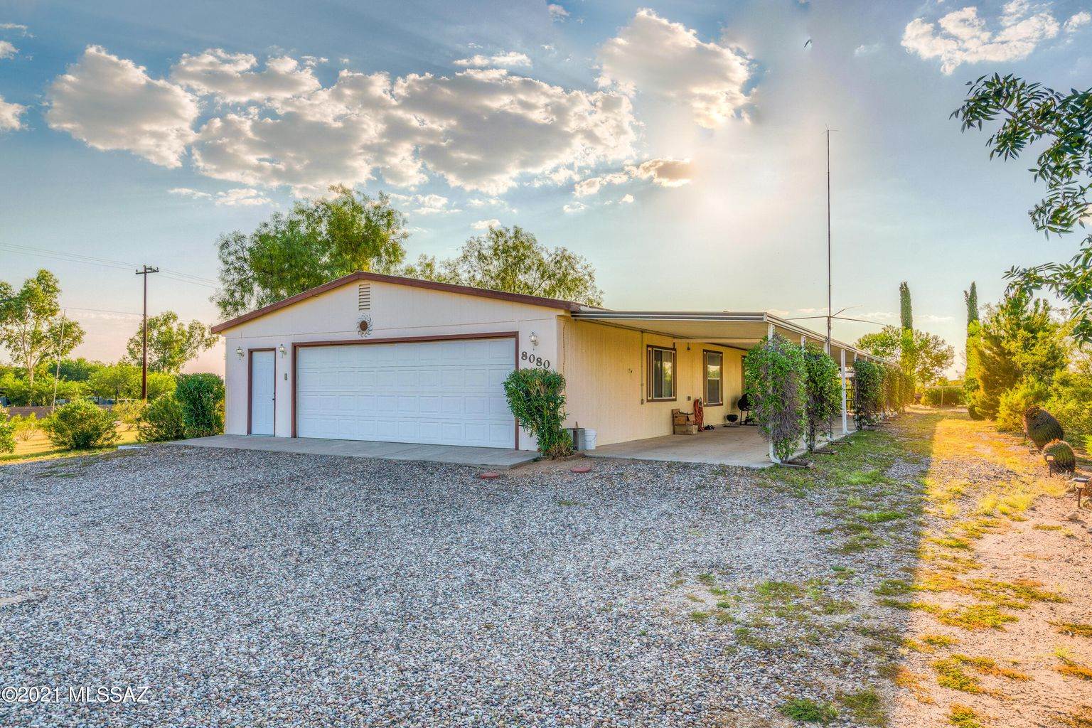 8080 S Farmbelt Drive, Tucson, AZ 85756