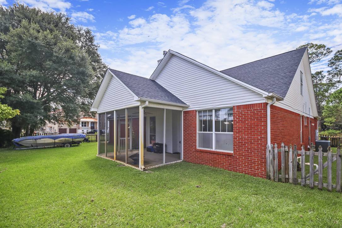 435 Atwater Court, Mary Esther, FL 32569