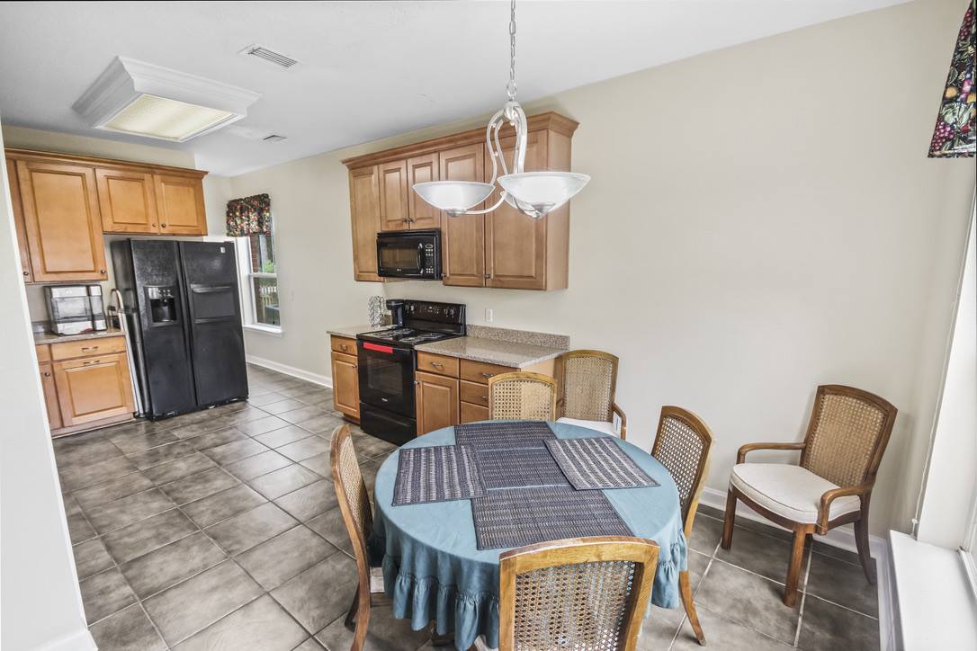 435 Atwater Court, Mary Esther, FL 32569