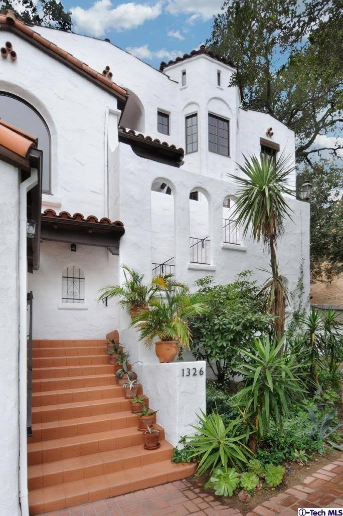 1326 San Luis Rey Drive, Glendale, CA 91208