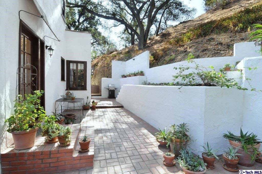 1326 San Luis Rey Drive, Glendale, CA 91208