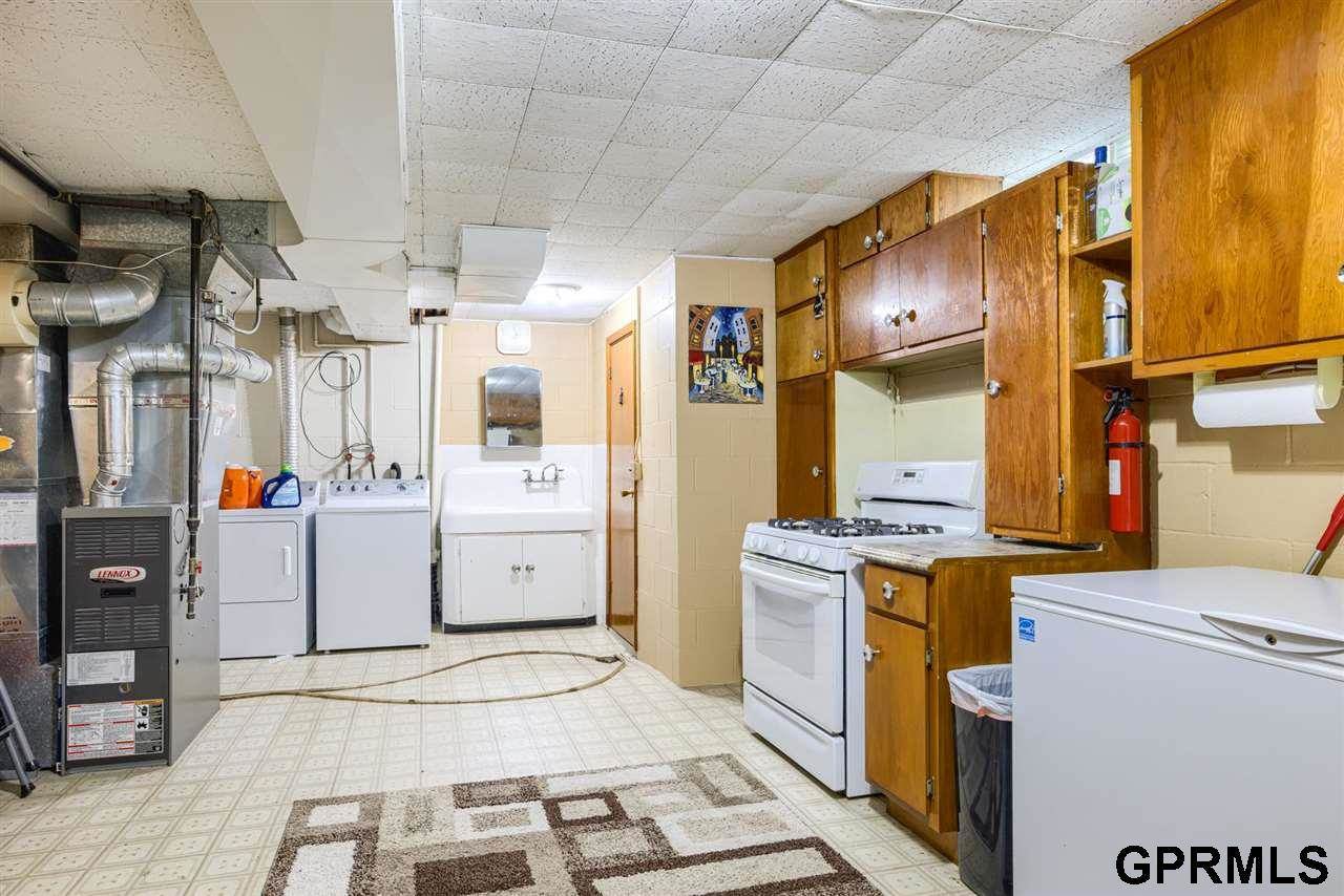 2406 S 49 Street, Omaha, NE 68106