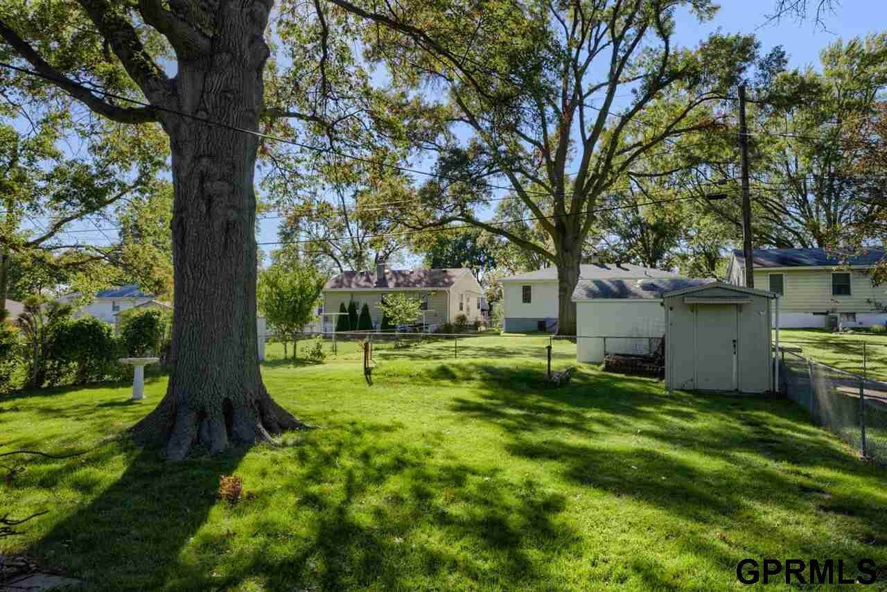 2406 S 49 Street, Omaha, NE 68106