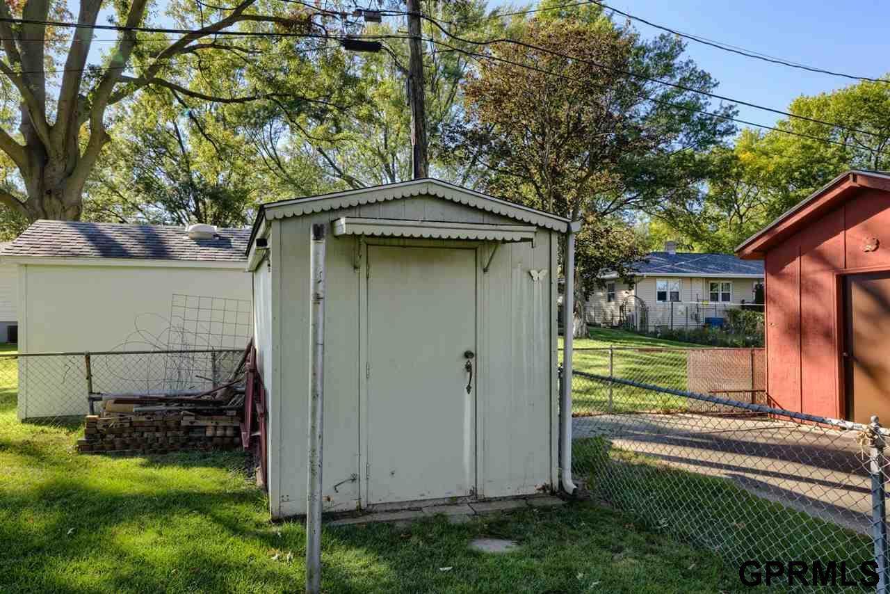 2406 S 49 Street, Omaha, NE 68106