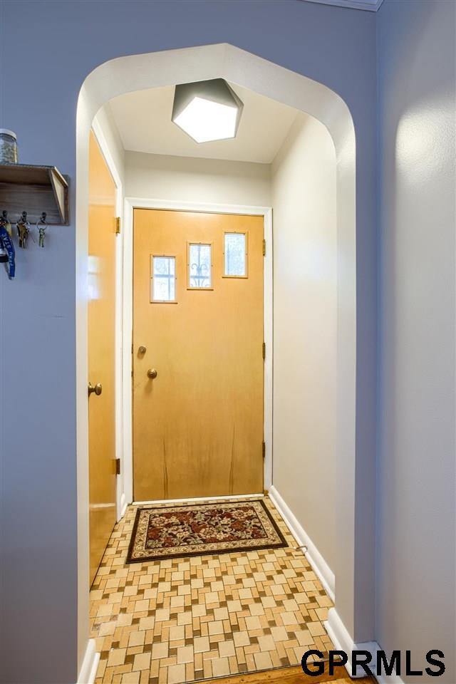 2406 S 49 Street, Omaha, NE 68106