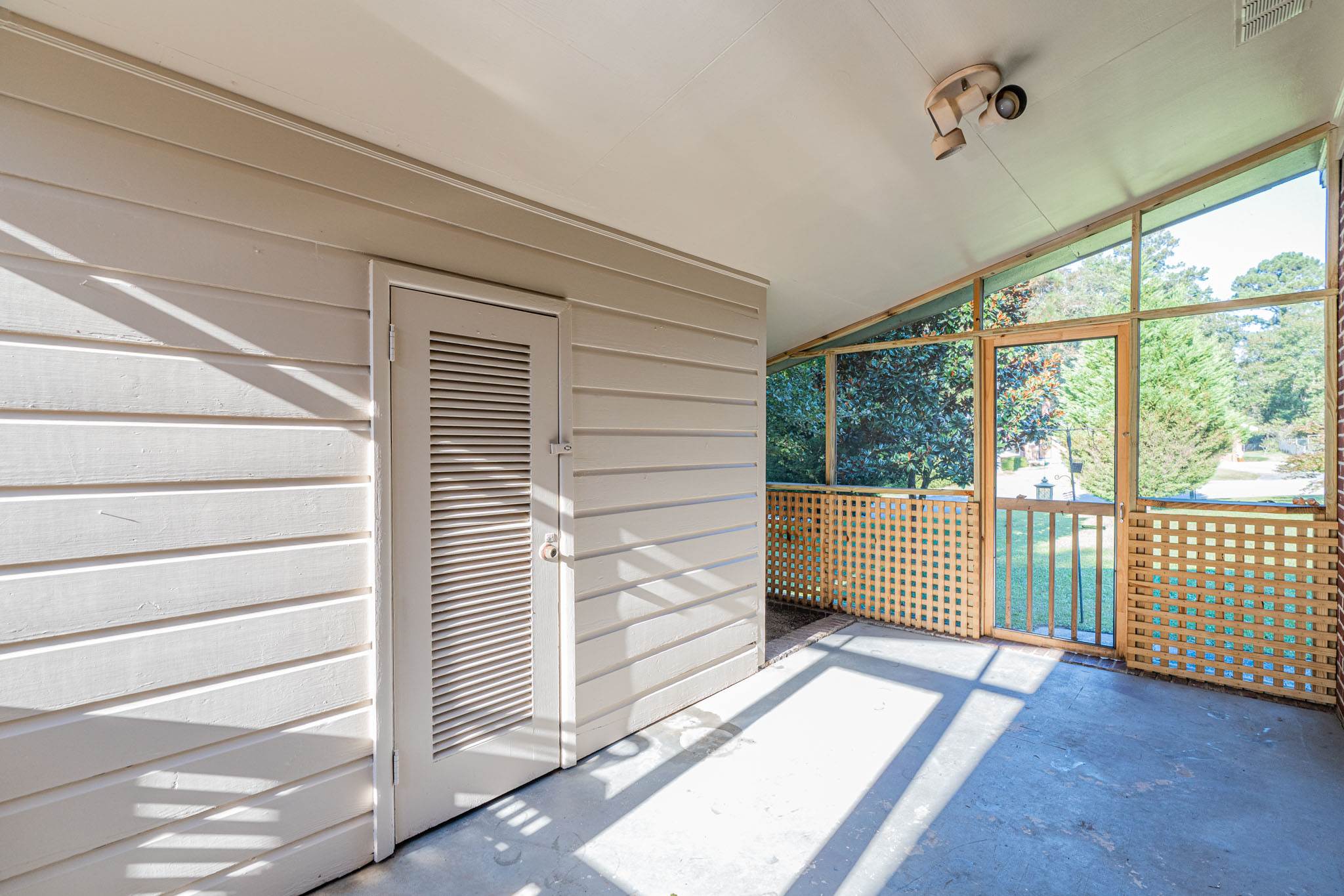 2815 Kirkwood Dr, West Columbia, SC 29170