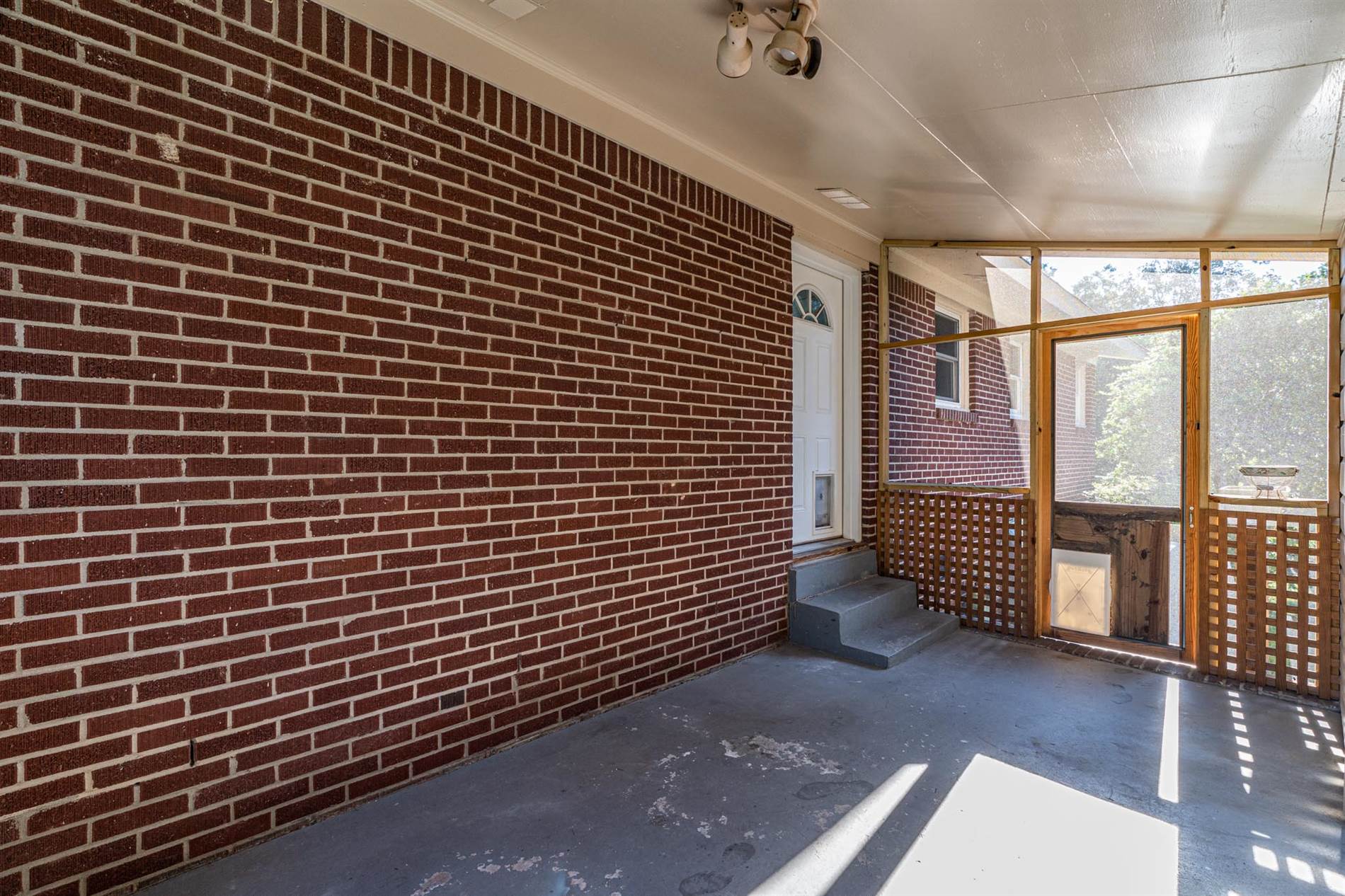 2815 Kirkwood Dr, West Columbia, SC 29170