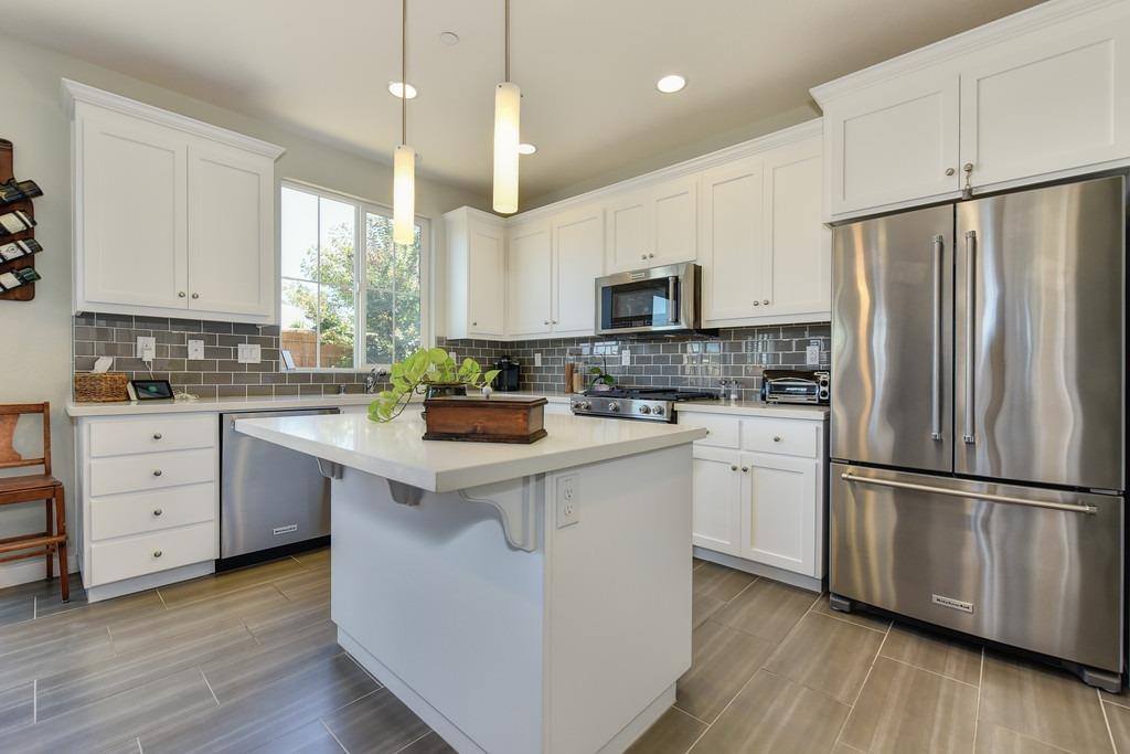 1144 Oakbriar Circle, Roseville, CA 95747