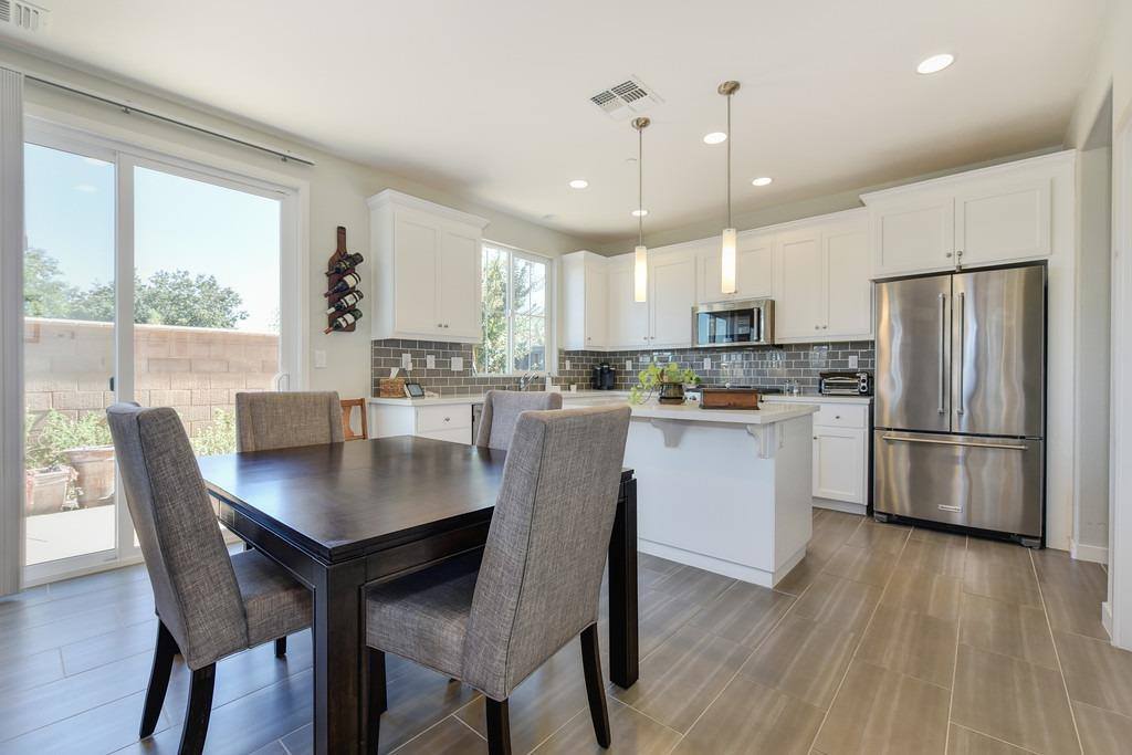 1144 Oakbriar Circle, Roseville, CA 95747