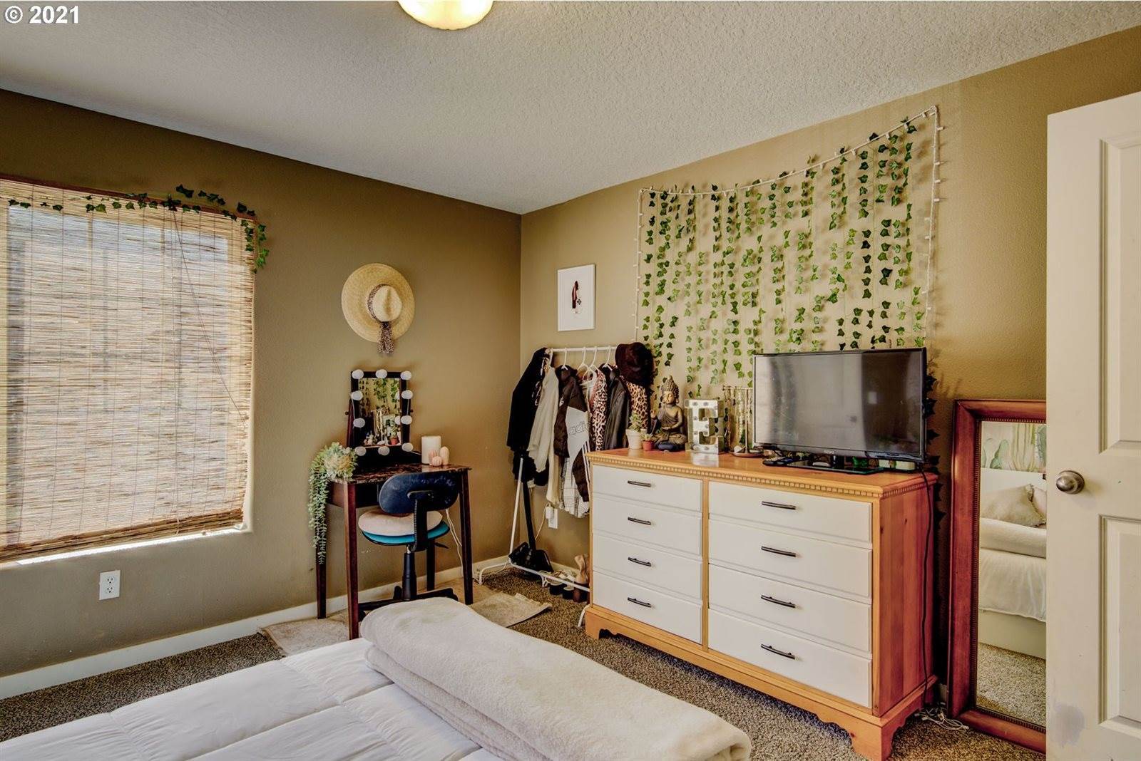 38825 Haskins St, Sandy, OR 97055