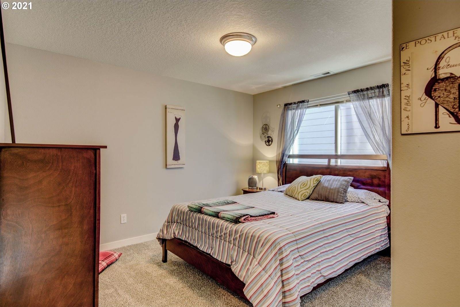 38825 Haskins St, Sandy, OR 97055